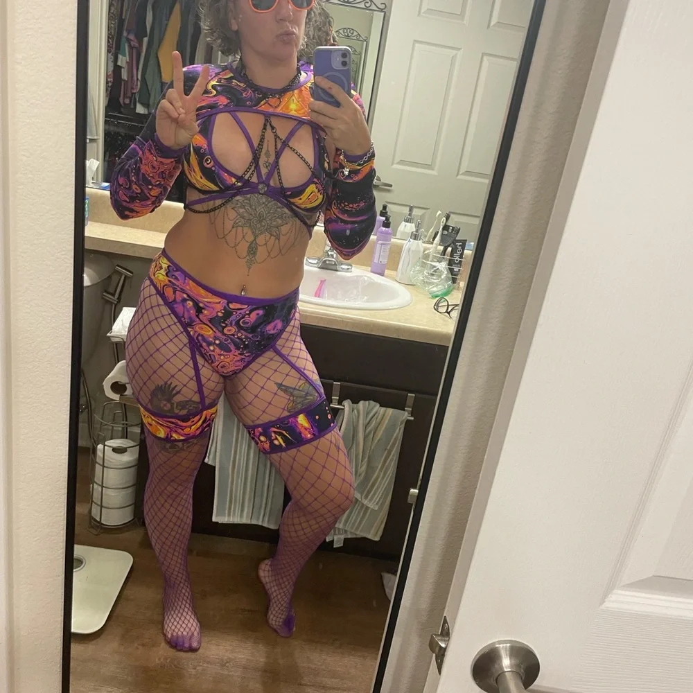 Rolita Couture iHeartRaves full festival rave outfit - Picture 4 of 5